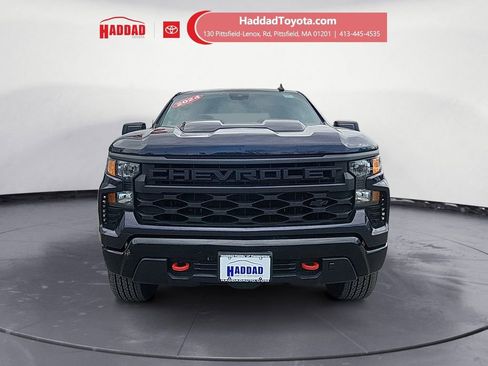 Used 2024 Chevrolet Silverado 1500 Custom Trail Boss w/ LPO, Dark Essentials Package AWD/4WD image 9