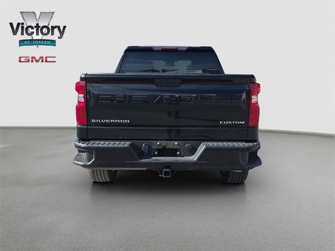 Used 2023 Chevrolet Silverado 1500 Custom image 16