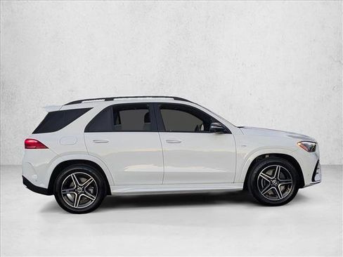 Used 2025 Mercedes-Benz GLE 450e 4MATIC image 4