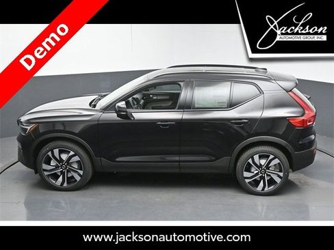 New 2025 Volvo XC40 B5 Ultra image 42
