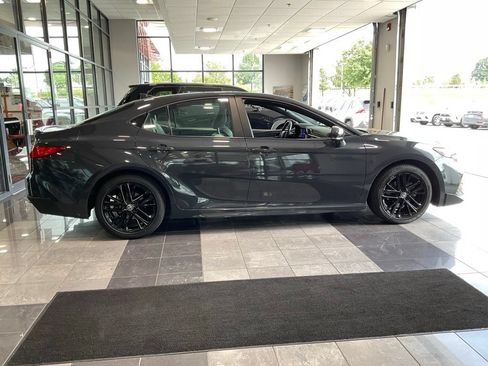 Used 2025 Toyota Camry SE FWD image 6