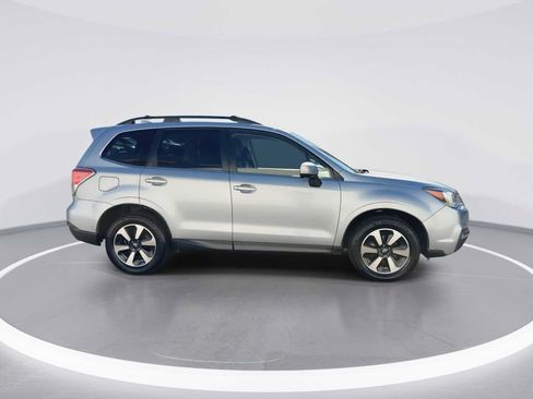 Used 2018 Subaru Forester 2.5i Limited w/ Popular Package #2 AWD/4WD image 9