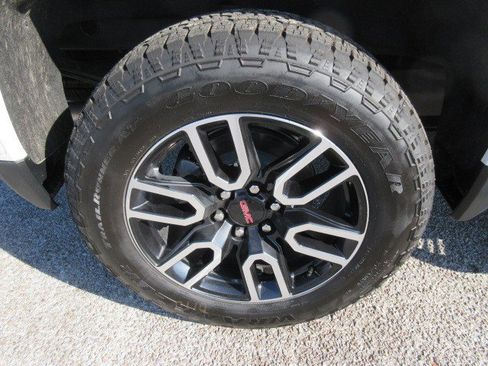 New 2026 GMC Sierra 1500 AT4 w/ AT4 Premium Package image 10