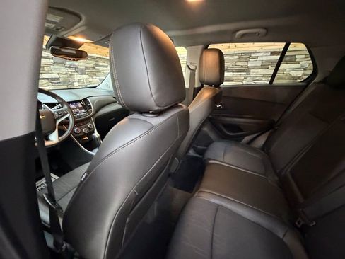 Used 2022 Chevrolet Trax LT w/ Driver Confidence Package image 26