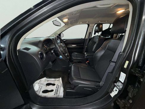 Used 2014 Jeep Compass Latitude image 13