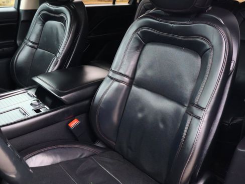 Used 2020 Lincoln Aviator Reserve w/ Elements Package Plus image 13