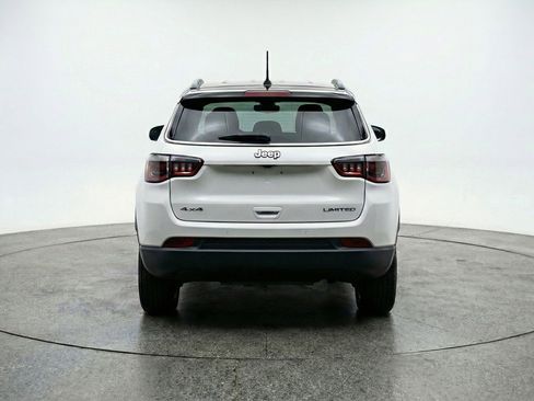 Used 2025 Jeep Compass Trailhawk AWD/4WD image 7