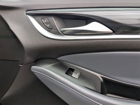 Used 2024 Buick Enclave Premium image 36