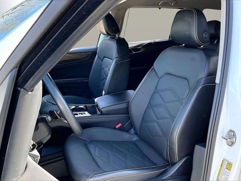 Used 2024 Volkswagen Atlas SE image 20