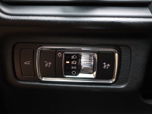 Used 2023 Lincoln Corsair Reserve FWD image 36
