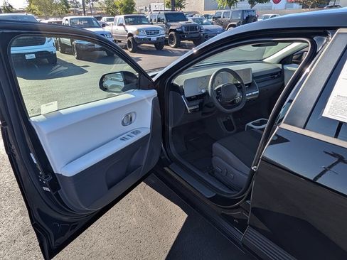 Certified 2024 Hyundai Ioniq 5 SEL RWD image 34