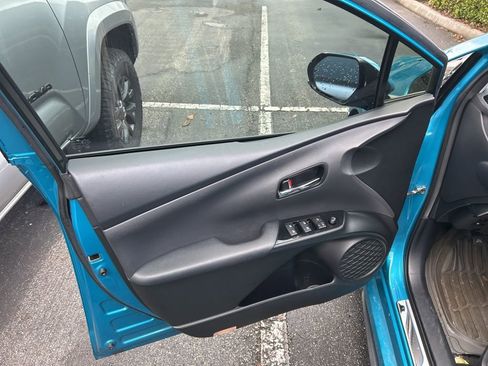 Used 2017 Toyota Prius Prime Advanced image 7