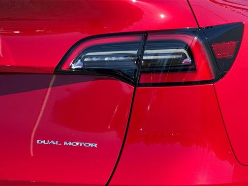 Used 2022 Tesla Model Y Long Range image 26