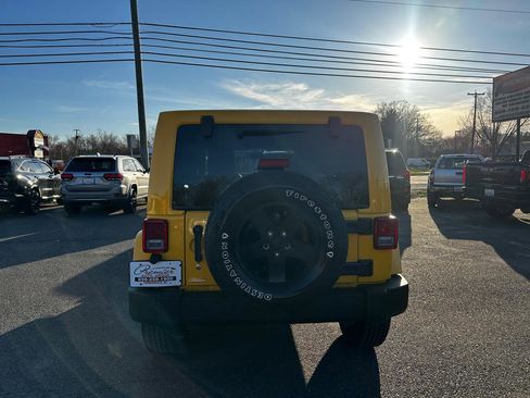 Used 2015 Jeep Wrangler Unlimited Sahara image 6