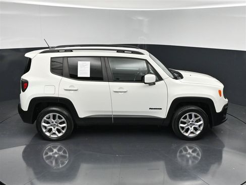 Used 2017 Jeep Renegade Latitude AWD/4WD image 23