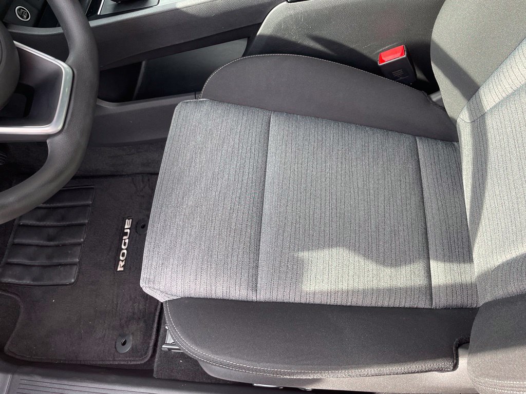 Used 2023 Nissan Rogue SV FWD image 23