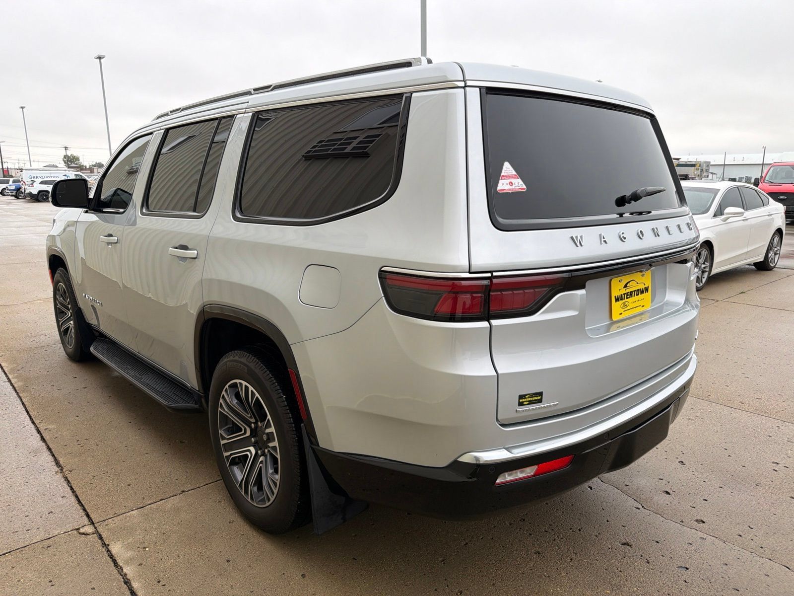 Used 2022 Jeep Wagoneer Series III AWD/4WD image 5