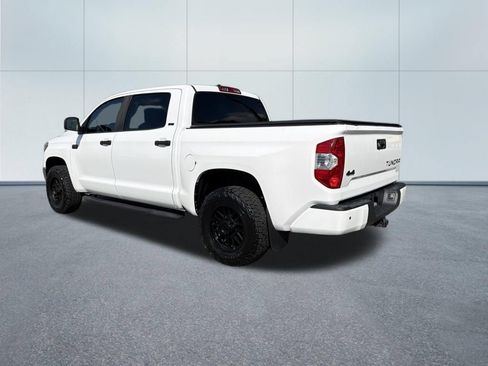 Used 2020 Toyota Tundra SR5 w/ SR5 Convenience Package AWD/4WD image 7