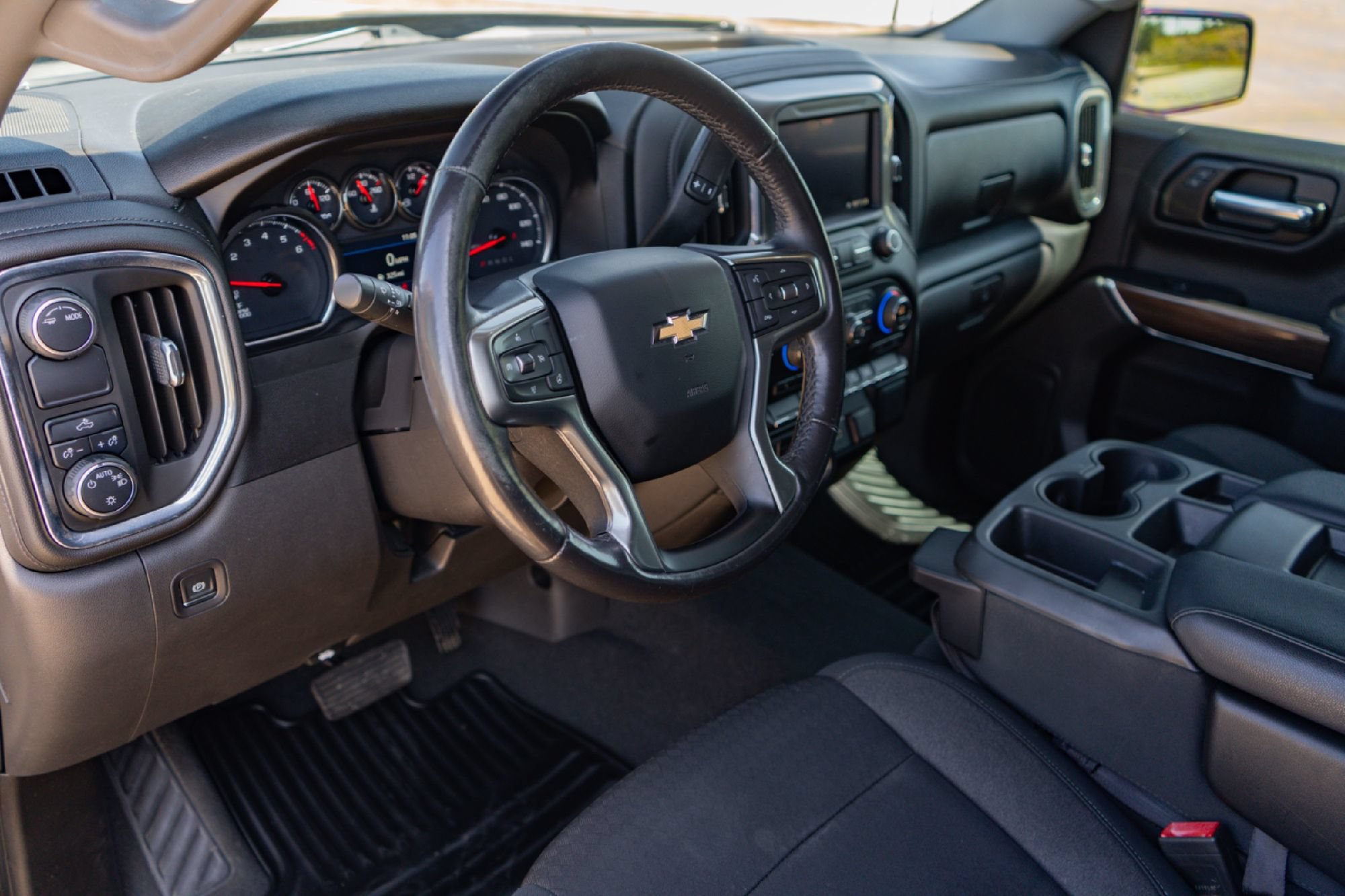Used 2021 Chevrolet Silverado 1500 LT RWD image 8