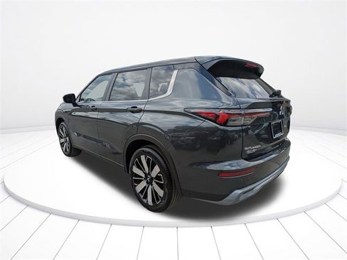 New 2026 Mitsubishi Outlander SE image 6