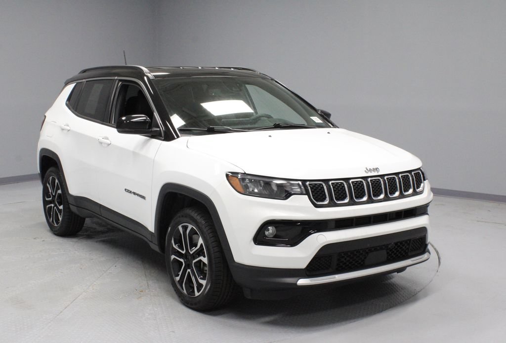 Used 2023 Jeep Compass Limited AWD/4WD image 1
