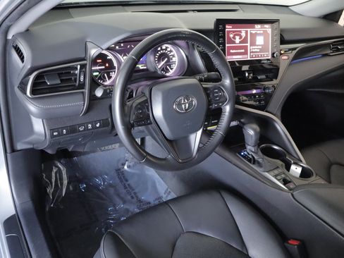 Used 2021 Toyota Camry XSE w/ Cold Weather Package FWD image 9