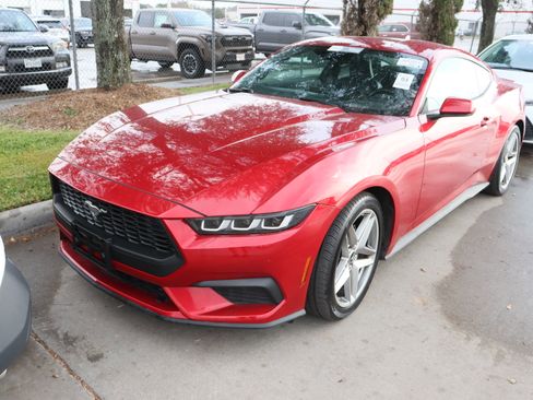 Used 2024 Ford Mustang Premium image 5