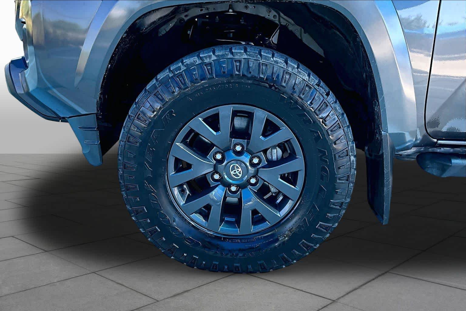 Used 2023 Toyota Tacoma SR5 RWD image 11