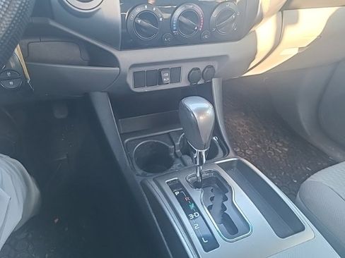 Used 2014 Toyota Tacoma 4x4 Access Cab image 15