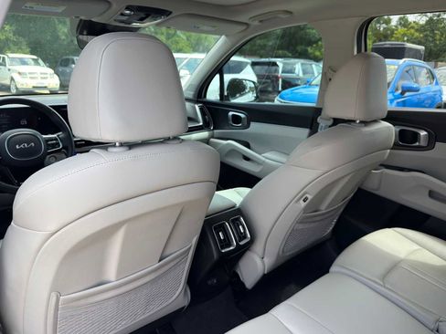 Certified 2025 Kia Sorento S w/ Panoramic Sunroof Package FWD image 26