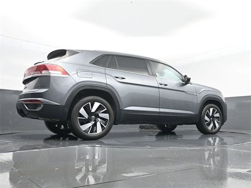 Used 2025 Volkswagen Atlas Cross Sport SE image 26