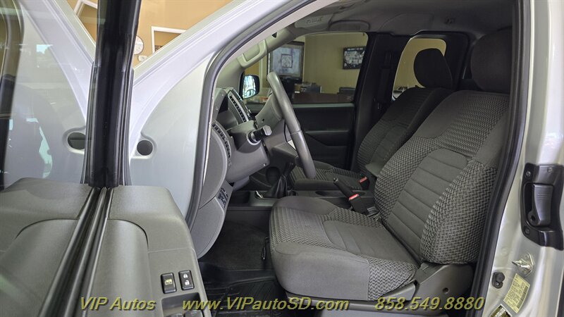 Used 2018 Nissan Frontier SV RWD image 14