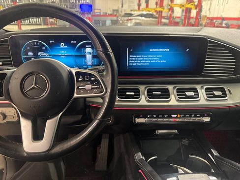 Used 2020 Mercedes-Benz GLS 450 4MATIC image 2