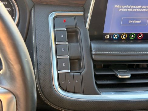 Used 2021 Chevrolet Suburban Premier w/ Premium Package RWD image 36
