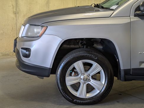 Used 2016 Jeep Compass Sport w/ Power Value Group AWD/4WD image 14