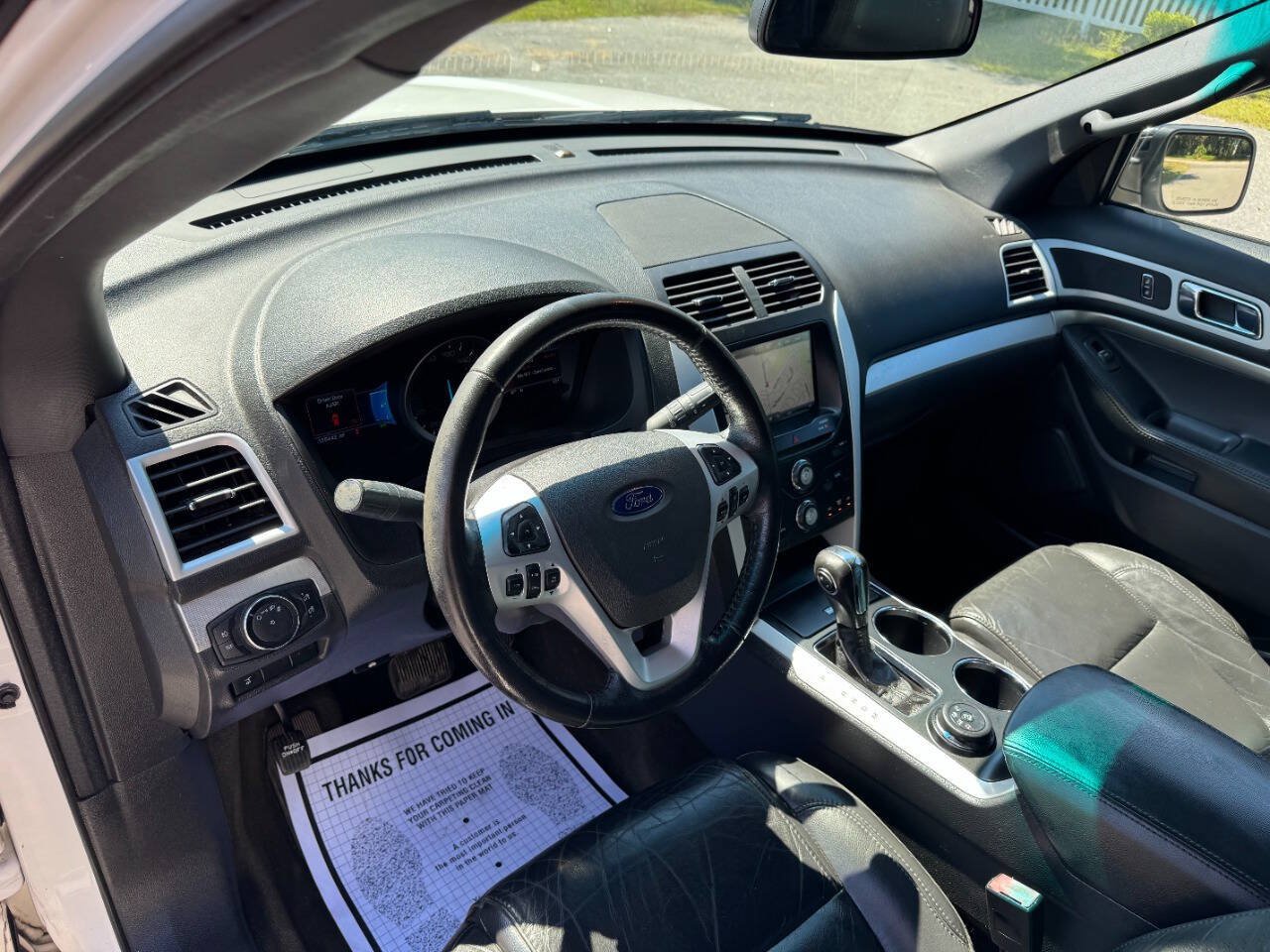 Used 2014 Ford Explorer XLT w/ Equipment Group 202A AWD/4WD image 18