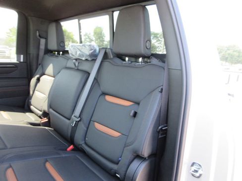 New 2026 GMC Sierra 2500 AT4 w/ AT4 Premium Plus Package AWD/4WD image 12