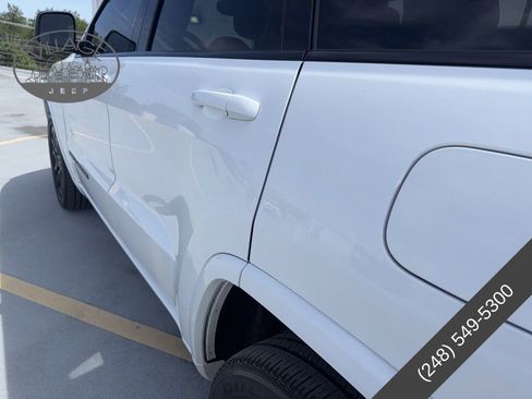 Used 2020 Jeep Grand Cherokee Altitude AWD/4WD image 7