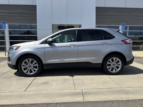 Used 2024 Ford Edge Titanium AWD/4WD image 2