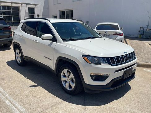 Used 2021 Jeep Compass Latitude w/ Convenience Group FWD image 2