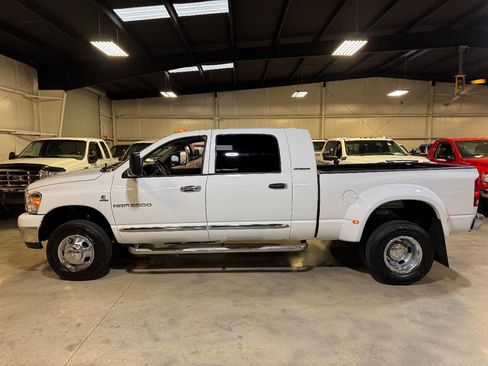Used 2006 Dodge Ram 3500 Truck SLT w/ Light Group image 3