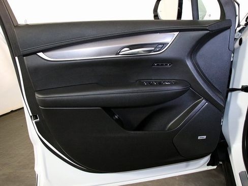 Used 2023 Cadillac XT6 Luxury image 25