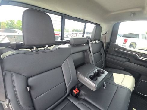 Used 2025 GMC Sierra 1500 SLT w/ SLT Premium Package AWD/4WD image 17