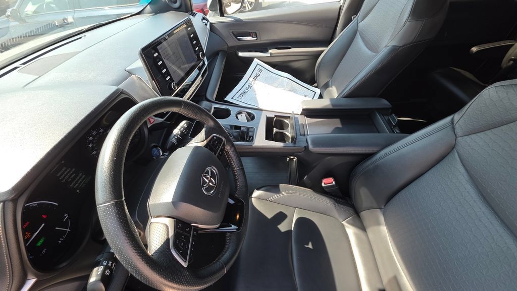 Used 2022 Toyota Sienna XLE Woodland Edition AWD/4WD image 12