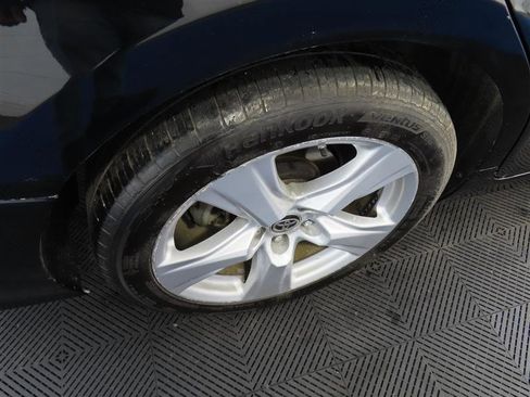 Used 2021 Toyota Camry LE image 8