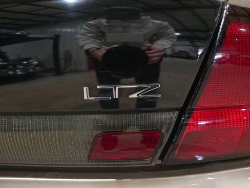 Used 1999 Chevrolet Lumina LTZ w/ Preferred Equipment Group image 24