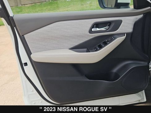 Used 2023 Nissan Rogue SV FWD image 14