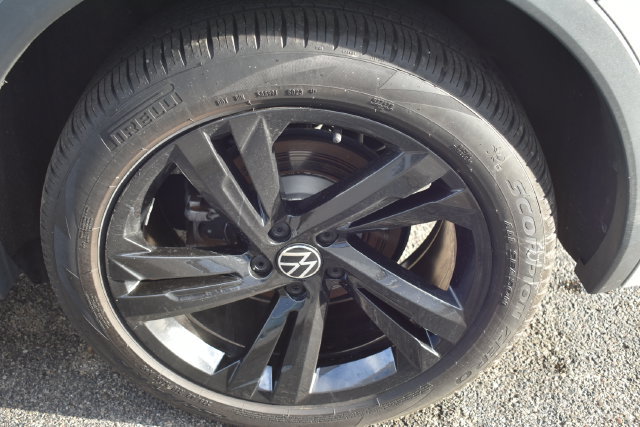 Used 2024 Volkswagen Tiguan SE R-Line AWD/4WD image 48