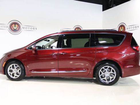Used 2018 Chrysler Pacifica Limited FWD image 31