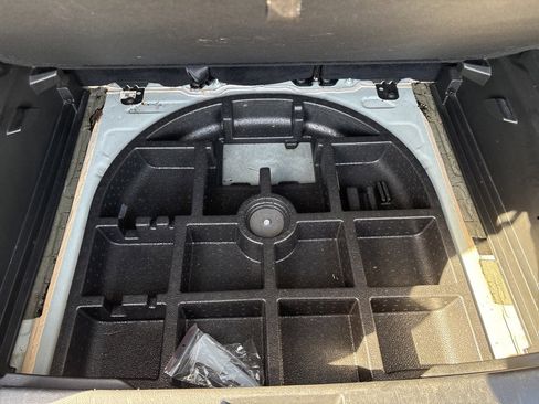 Used 2018 Jeep Renegade Latitude image 21